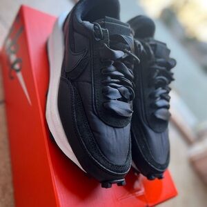 Nike Black Sneakers with Sporty Low-Top Design